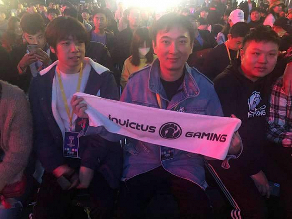 德扑心理：输钱后的过度进攻倾向。（德扑心态：输局后易走向过度激进）